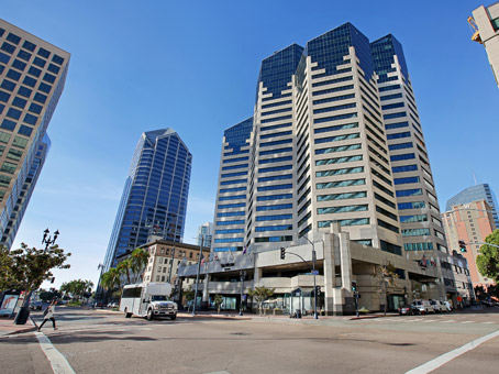 California, San Diego - Emerald Plaza