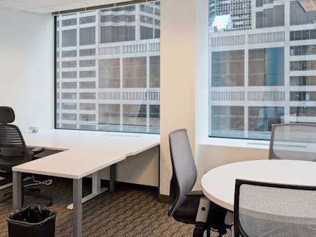 Regus Business Centre in Illinois, Chicago - West Loop Riverside Plaza Center