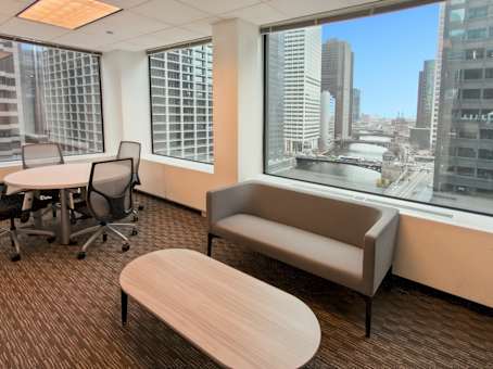 Regus Business Centre in Illinois, Chicago - West Loop Riverside Plaza Center