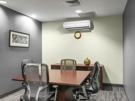 Regus Business Centre in New York, New York City - 445 Park Avenue