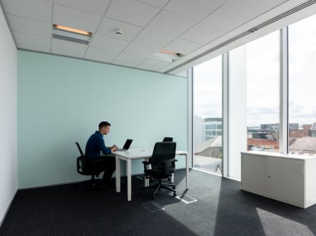 Regus Business Lounge in Reading Forbury Square