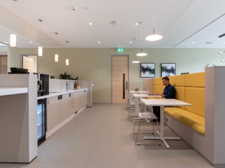Regus Meeting Room in Reading Forbury Square