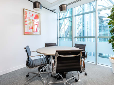 Regus Business Lounge in London City Point