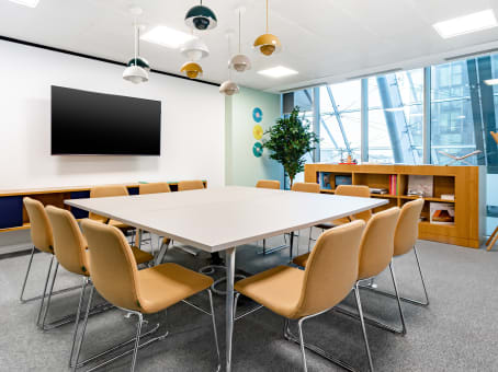 Regus Meeting Room in London City Point
