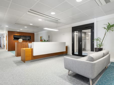 Regus Office Space in Paris La Défense Tour Ariane