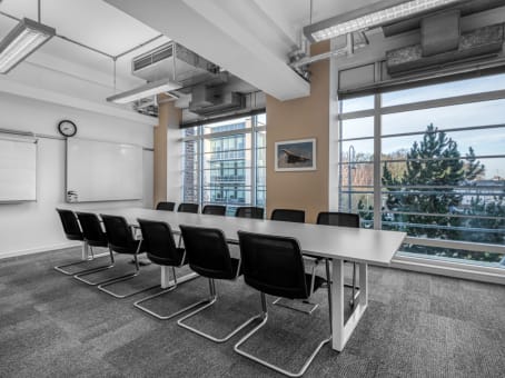 Regus Business Lounge in Farnborough Airport