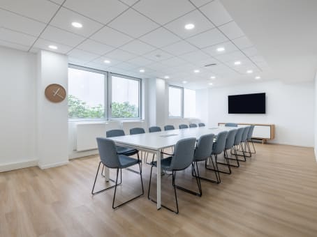 Medium Meeting Room