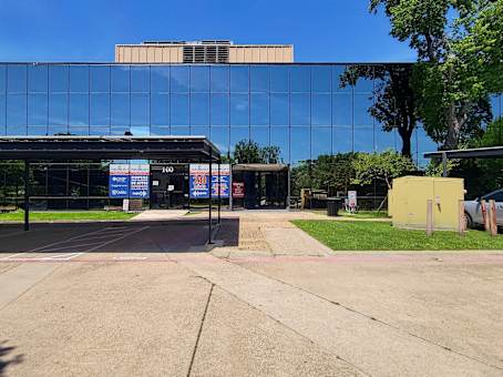 TX, Dallas - The Plaza at River Bend