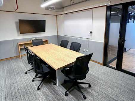 Medium Meeting Room