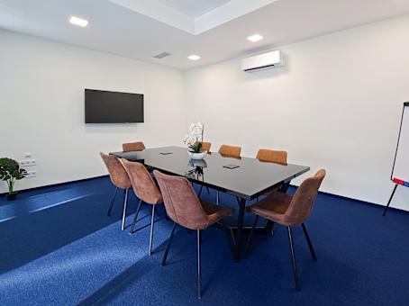 Medium Meeting Room